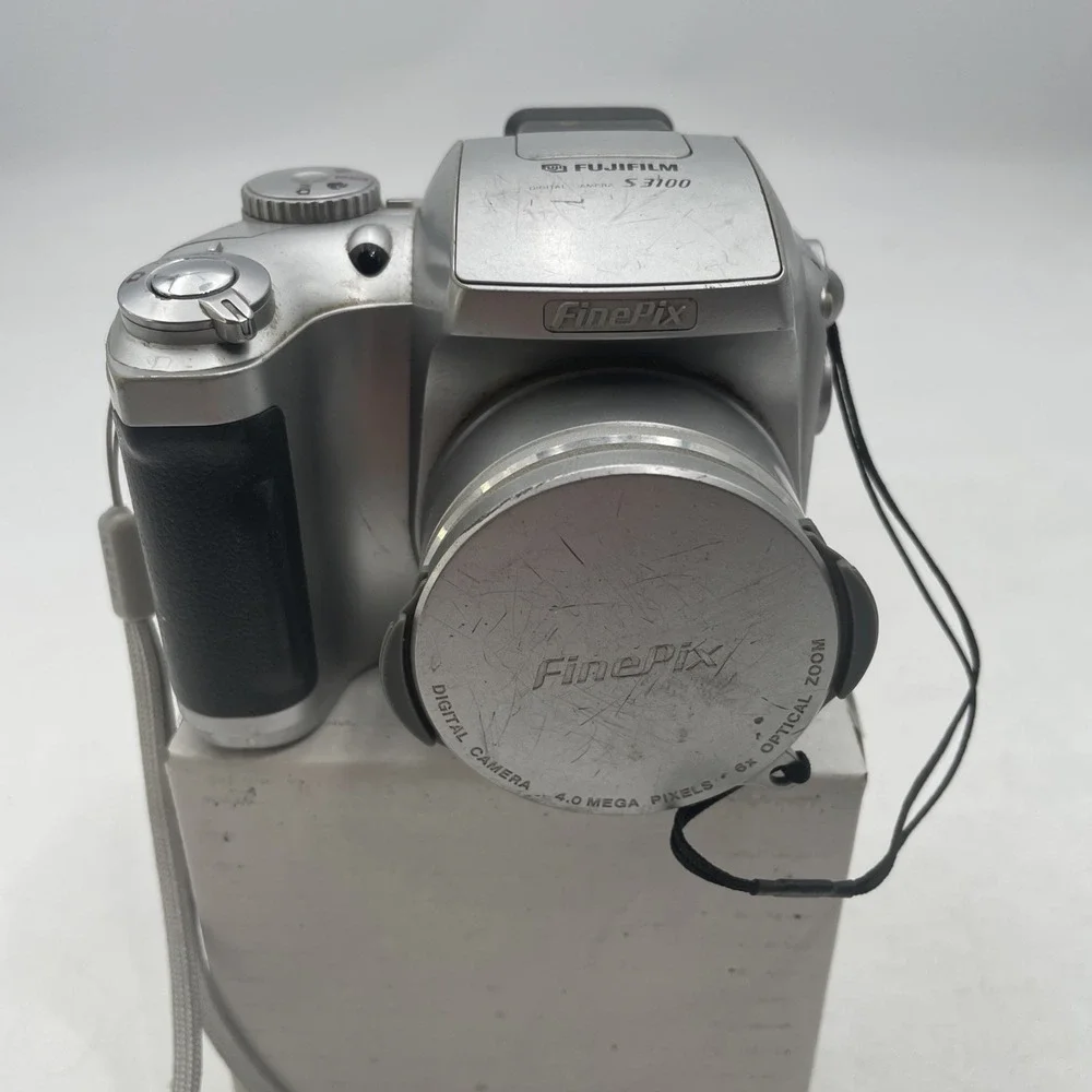 FUJIFILM FinePix S3100 4MP Digital Camera 6X Optical Zoom+Battery+SD Card-TESTED